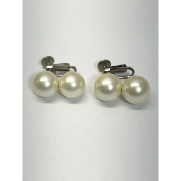 Richelieu vintage faux pearl clip on earrings - Picture 3 of 4